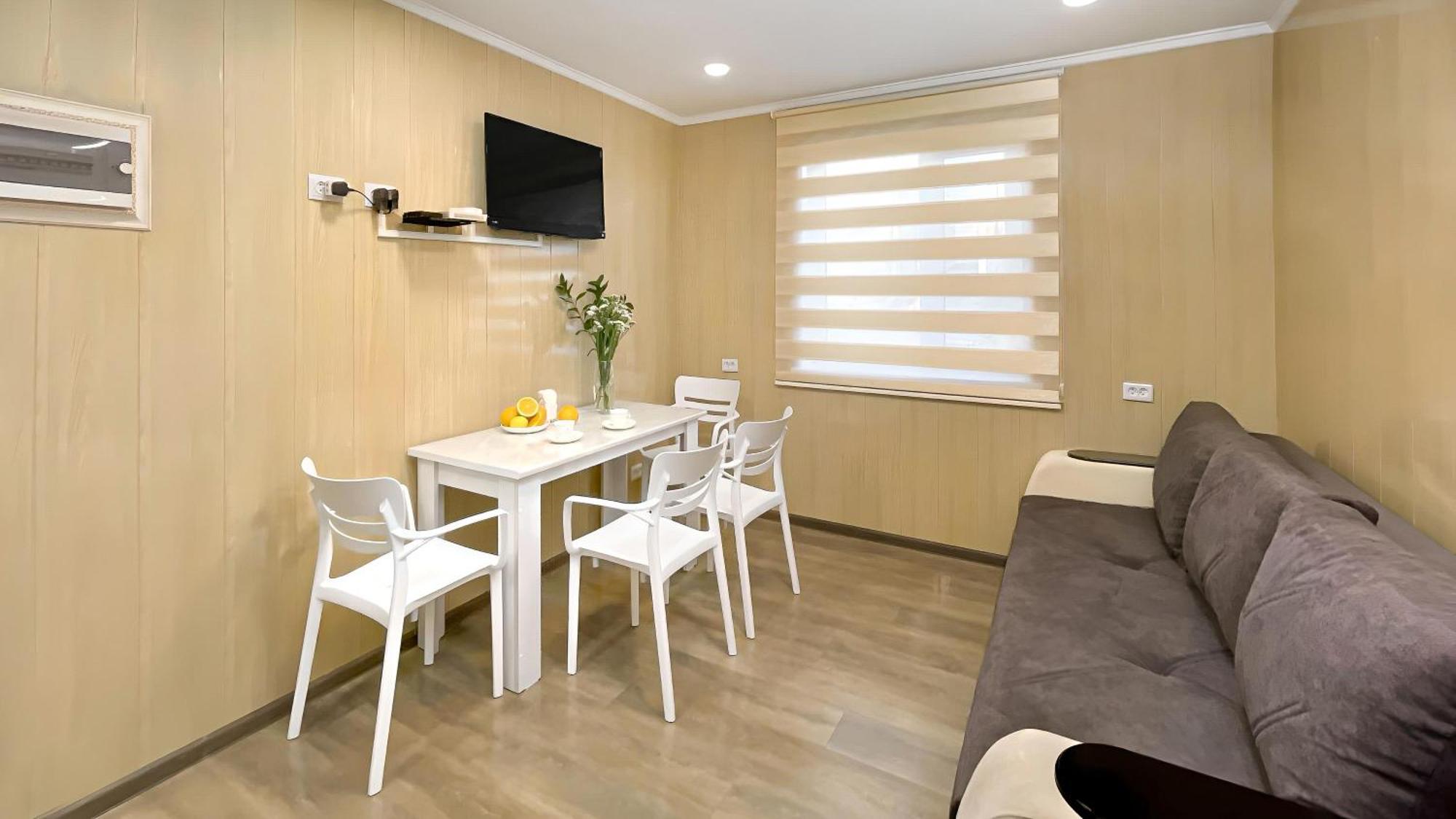 Guesthouse Liliia คาราโคล ภายนอก รูปภาพ